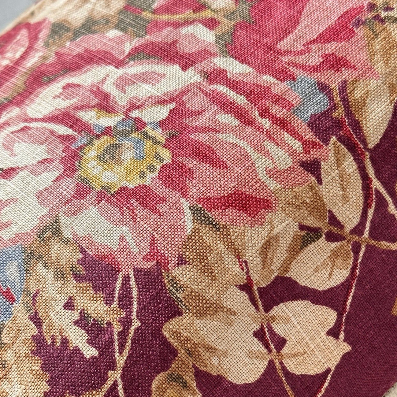 Vintage Linen Floral c. 1920's Pillow - 13" x 20" - England - 190d