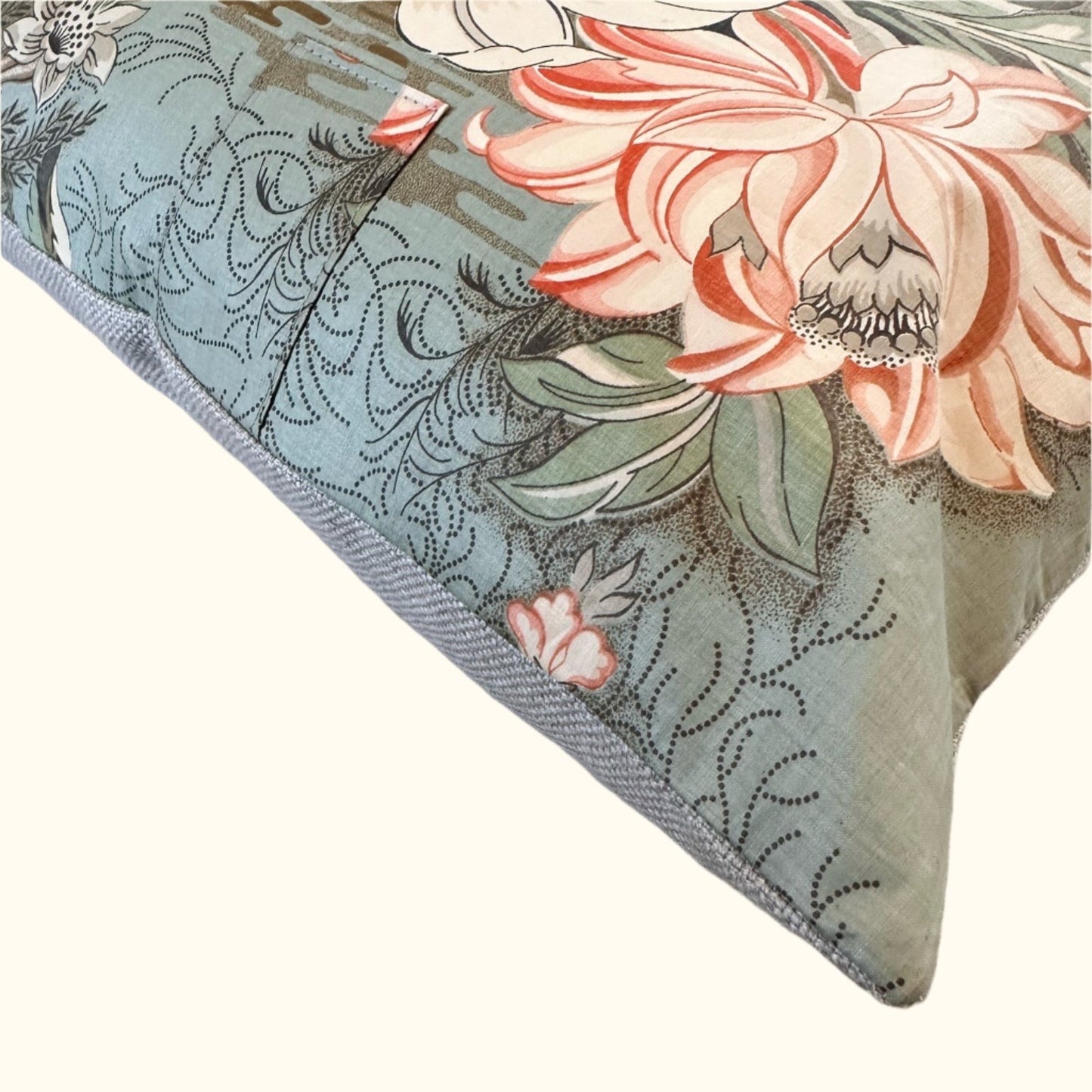 Vintage Floral Chintz Pillow - 16x24 - 2601b