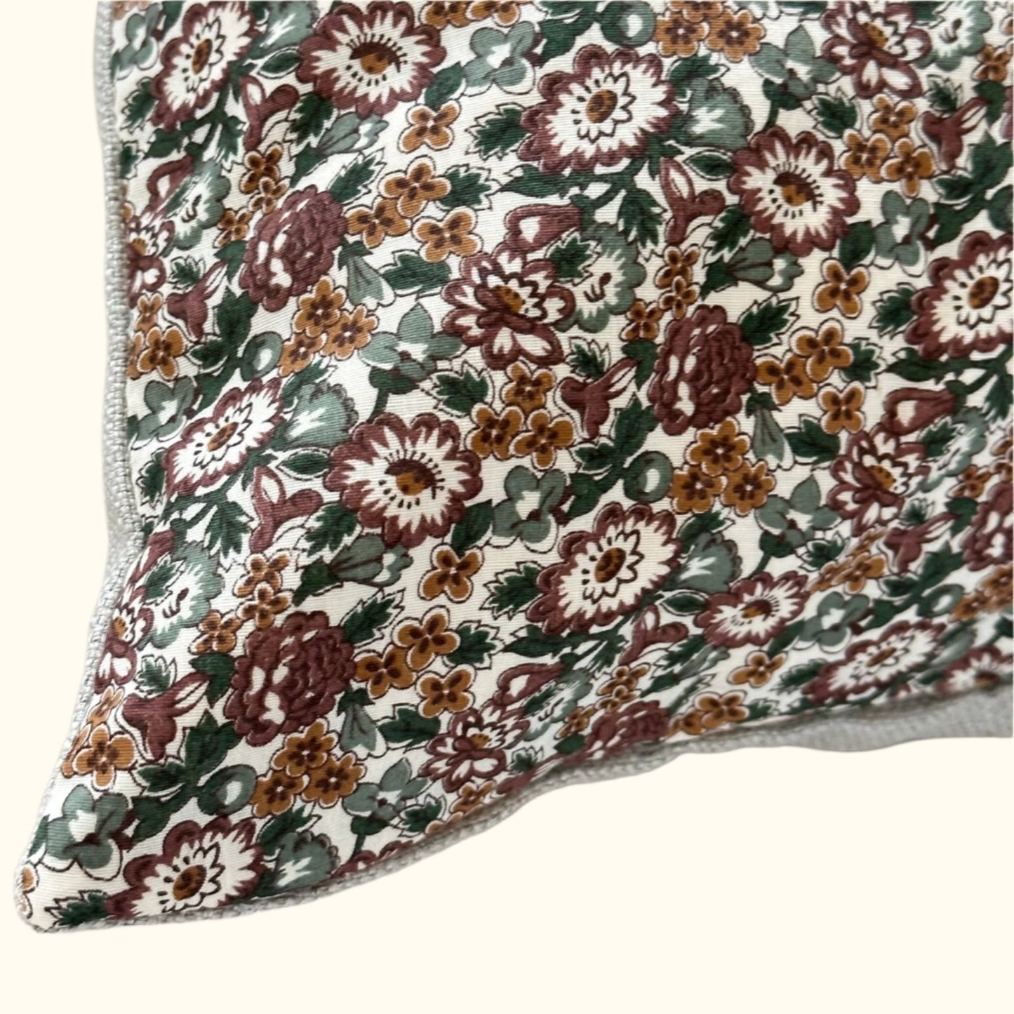 1970's Floral Print Pillow - 20x20 - England - 273d