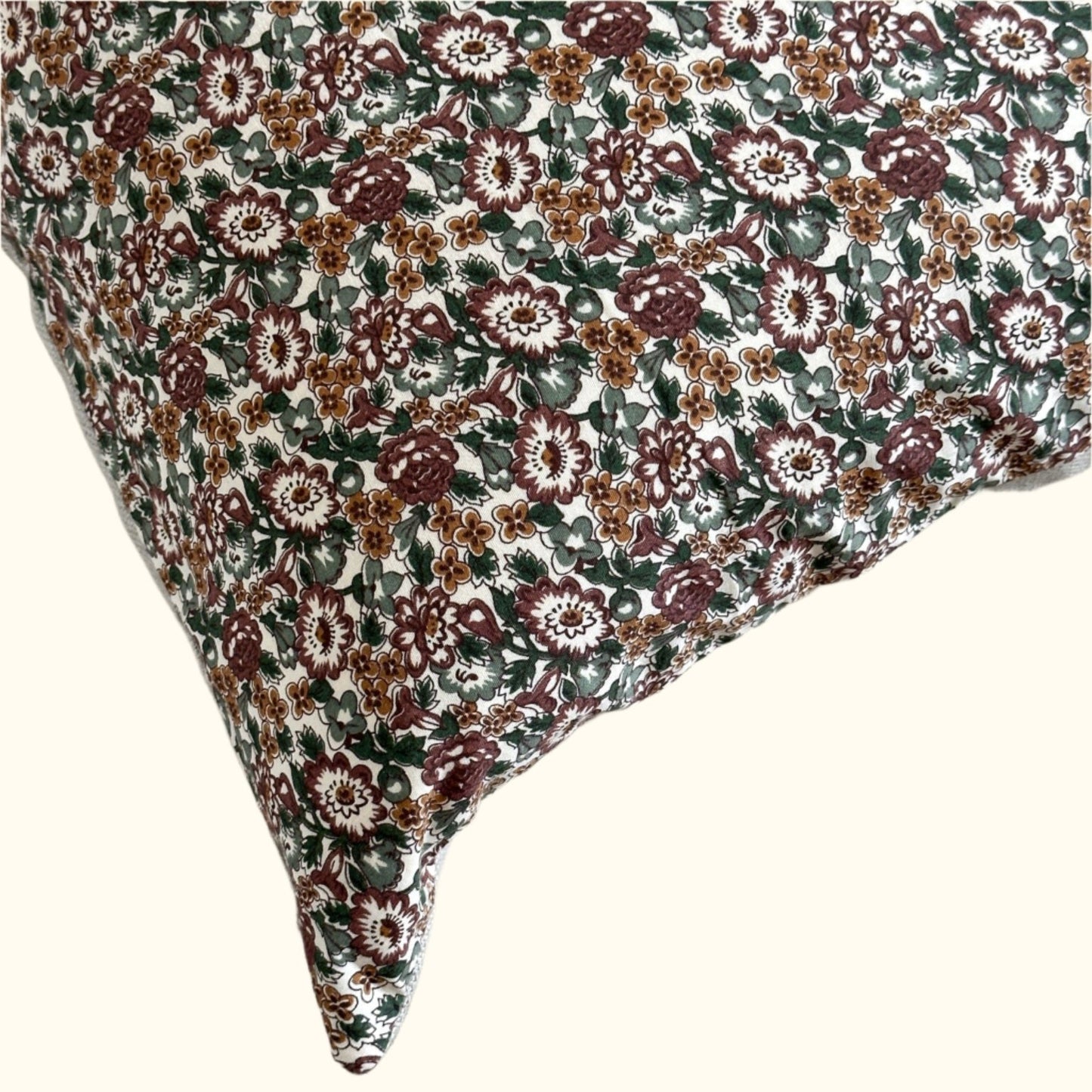 1970's Floral Print Pillow - 20x20 - England - 273d