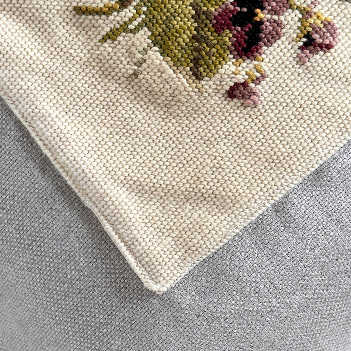 Vintage Needlepoint Pillow - 20x20 - USA - 274a