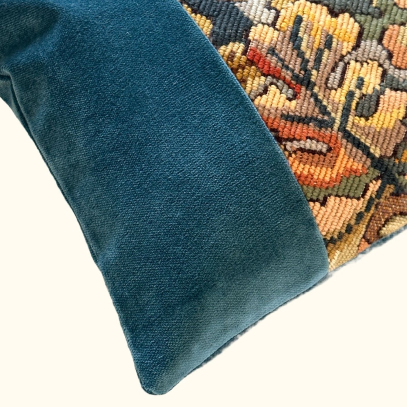 Vintage Needlepoint Pillow - 11x17 - USA - 277c