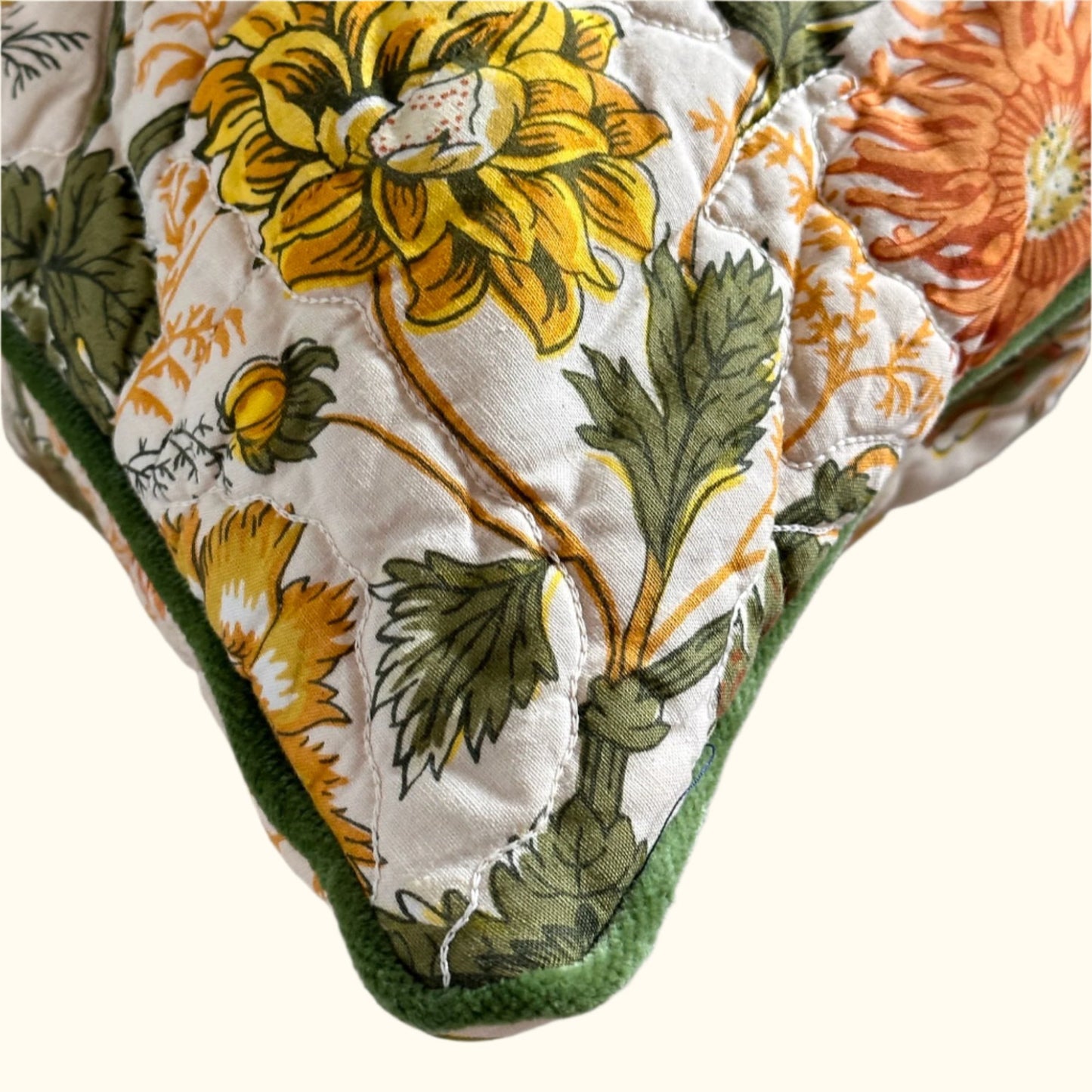 1970's Floral Quilt Pillow - 24x24 - USA - 278c