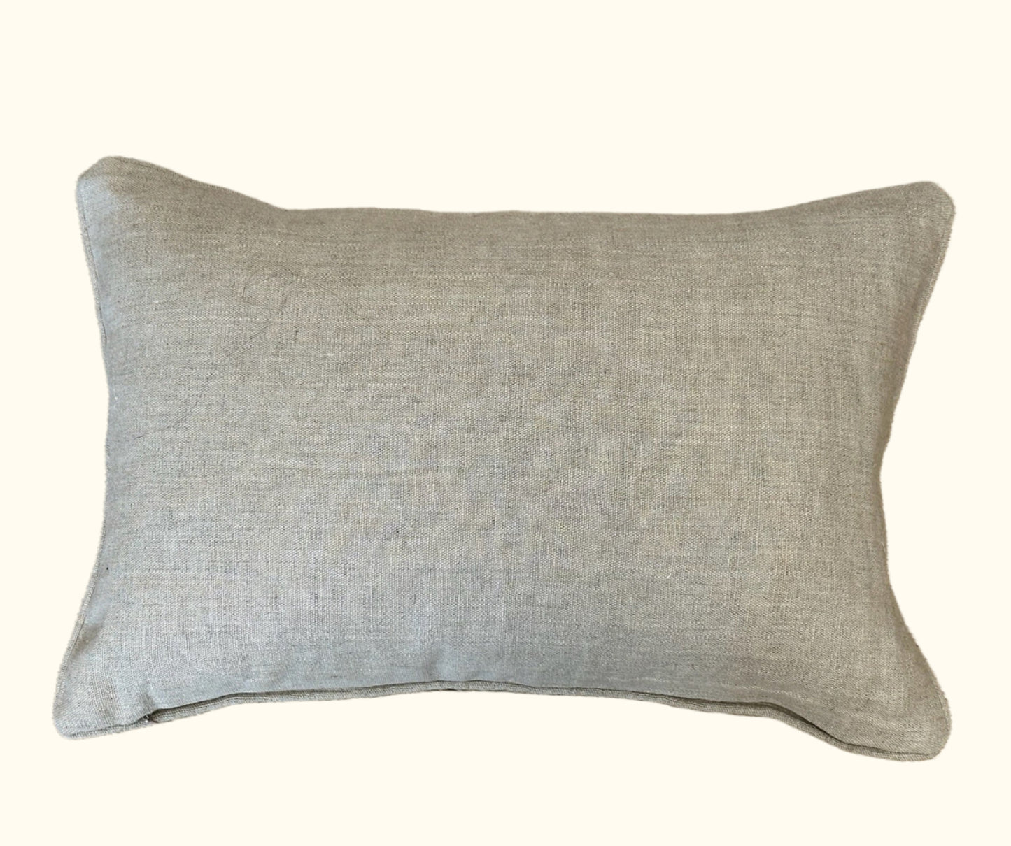 NEW-Bugsy-13x20-Pillow