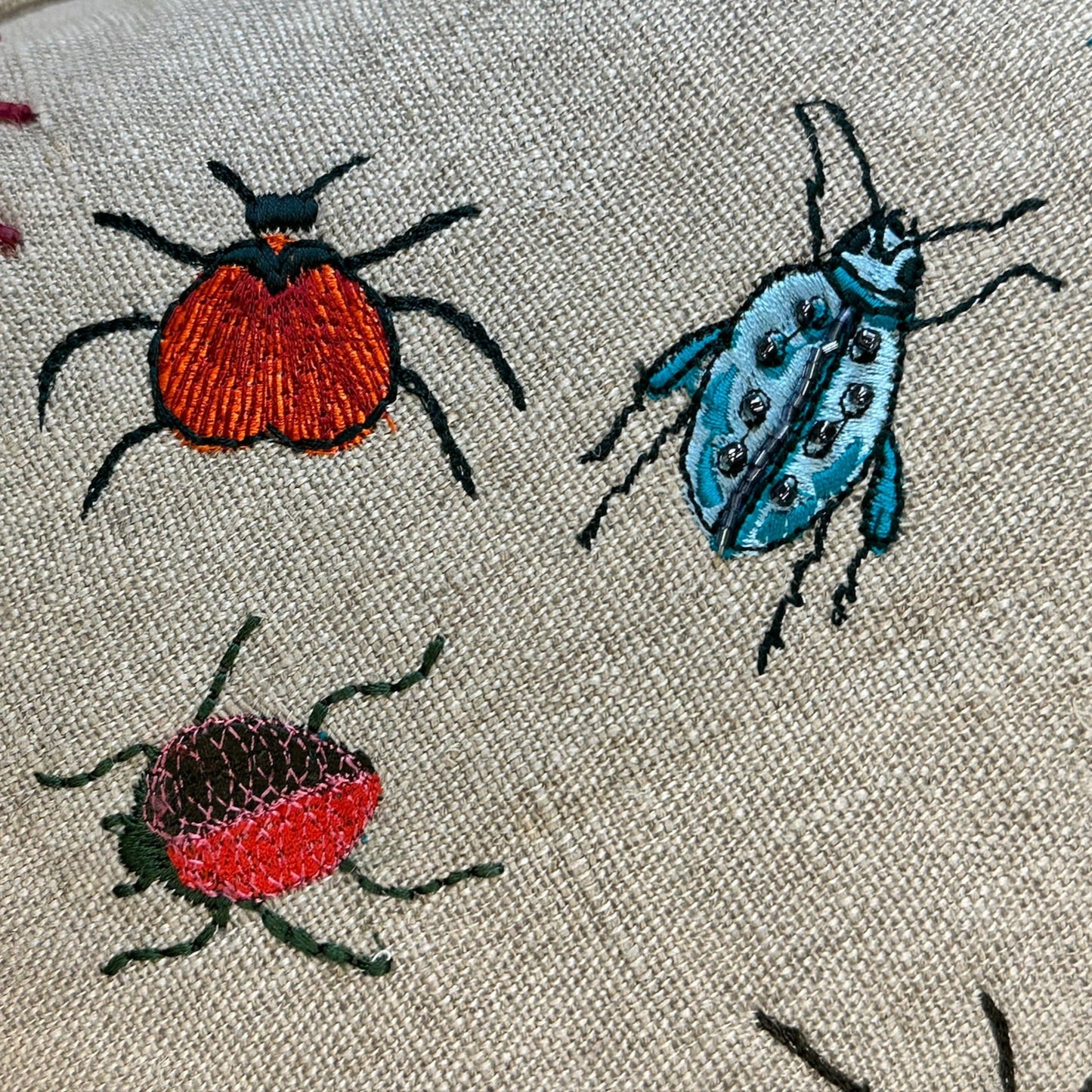 NEW-Bugsy-13x20-Pillow