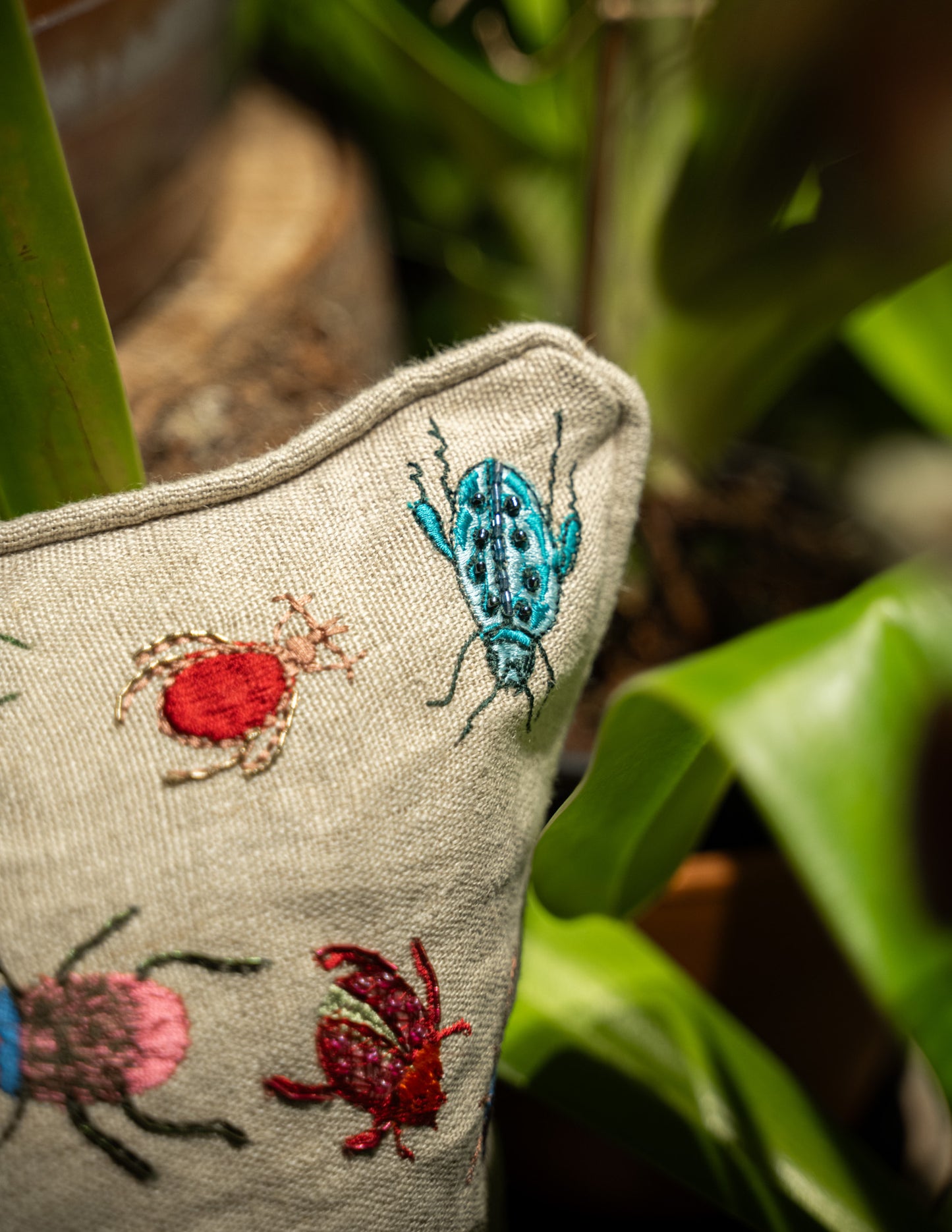 NEW-Bugsy-13x20-Pillow