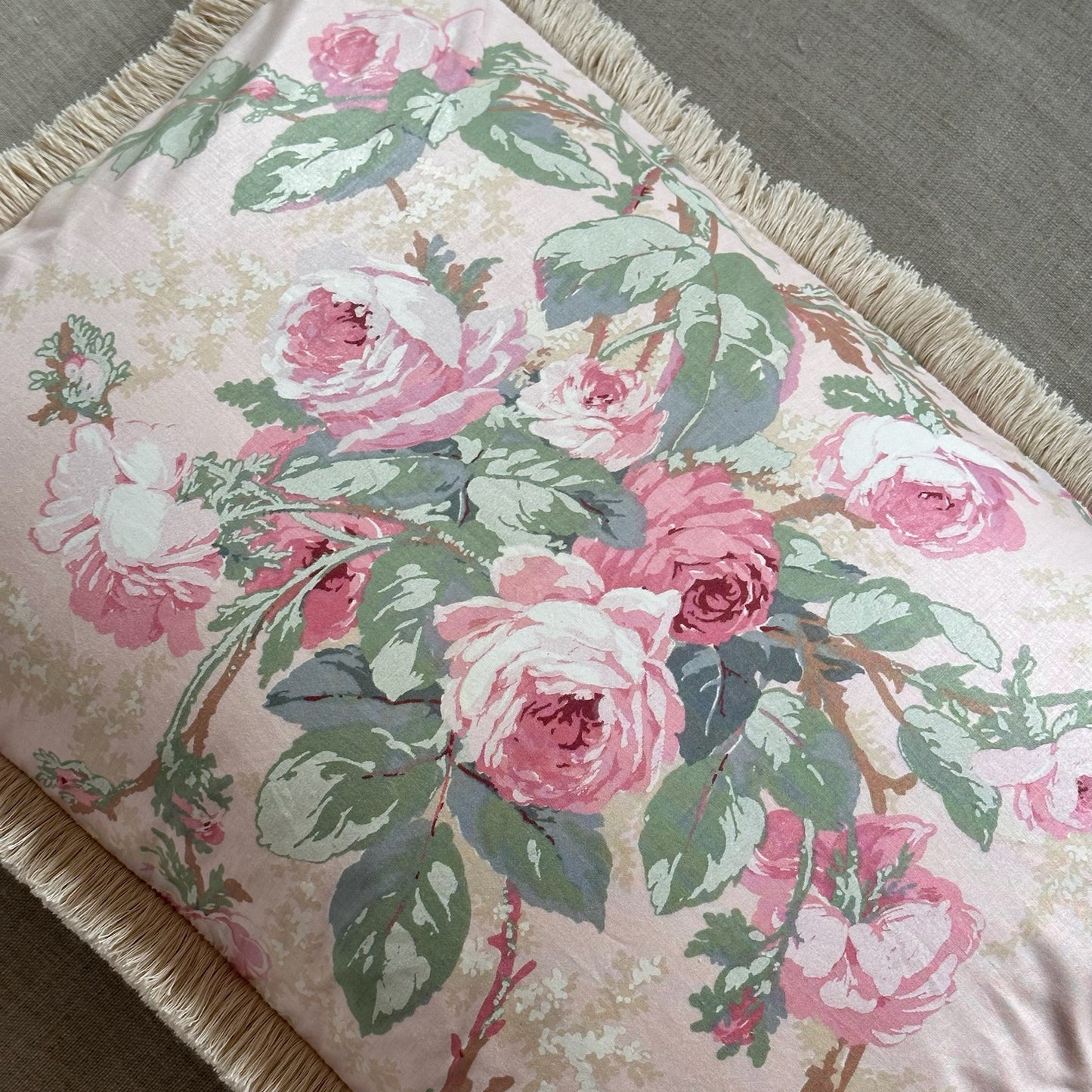 Vintage Floral Chintz Pillow - 16" x 24" - USA - 114a