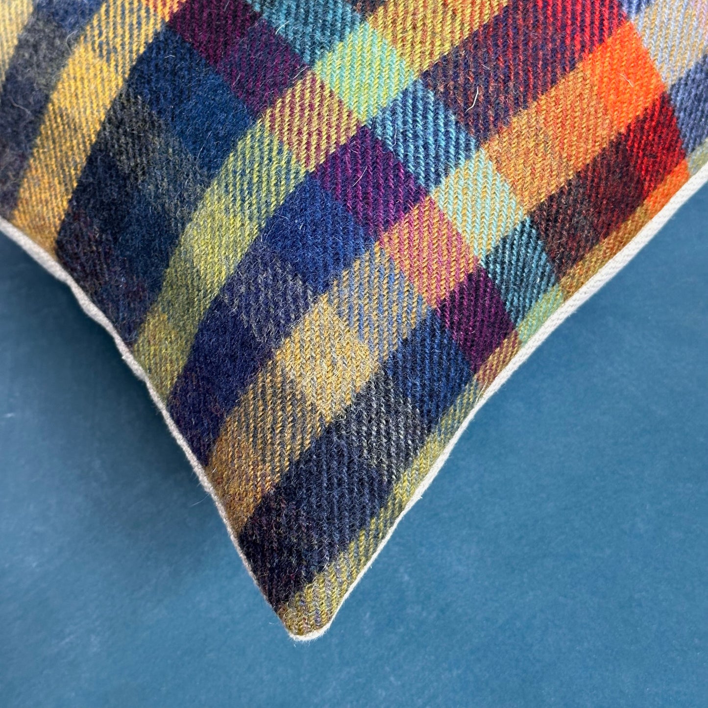 1960s Wool Plaid Blanket Pillow - 22" x 22" - USA - 1472c