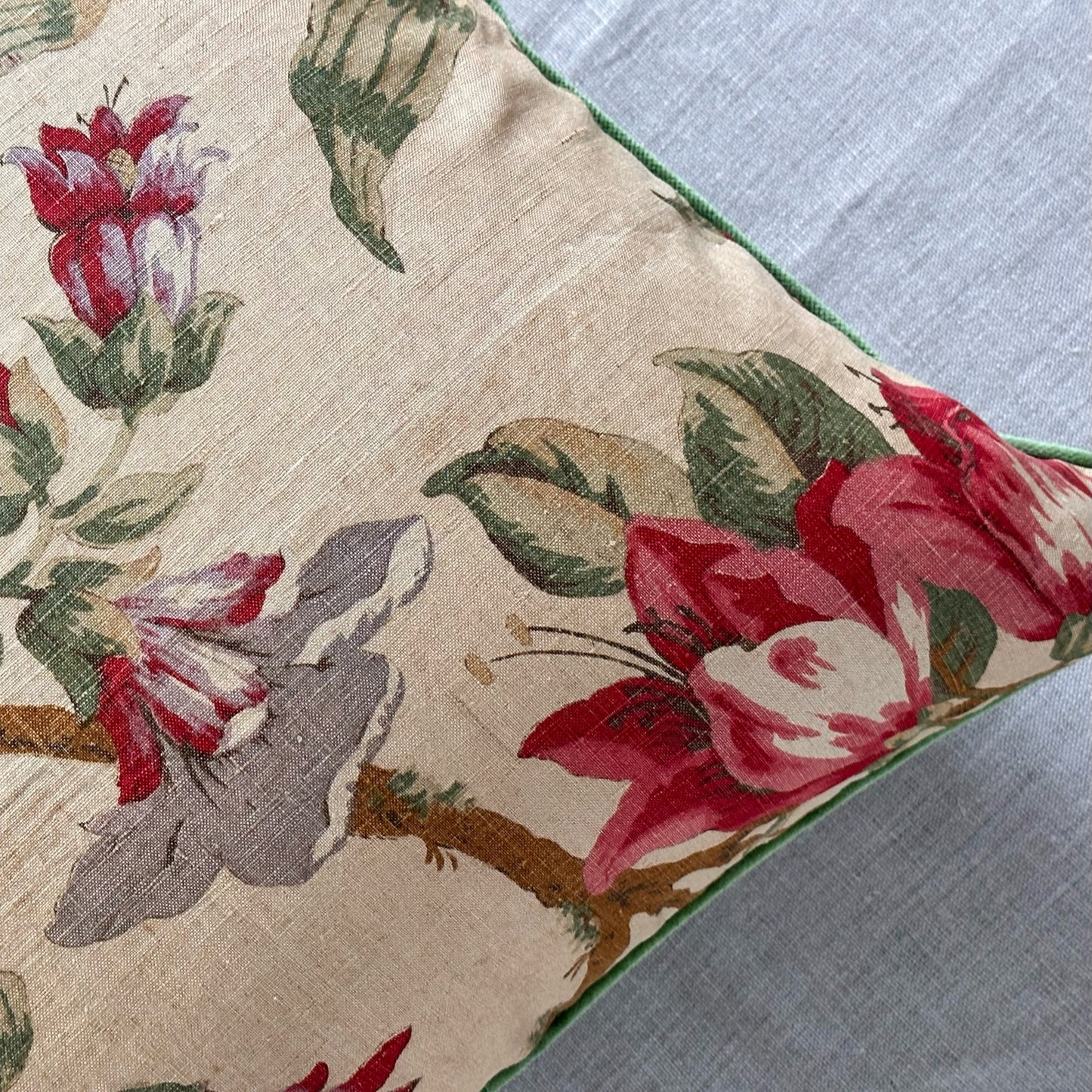 Vintage Linen Floral Pillow - 24x24 - England - 259b