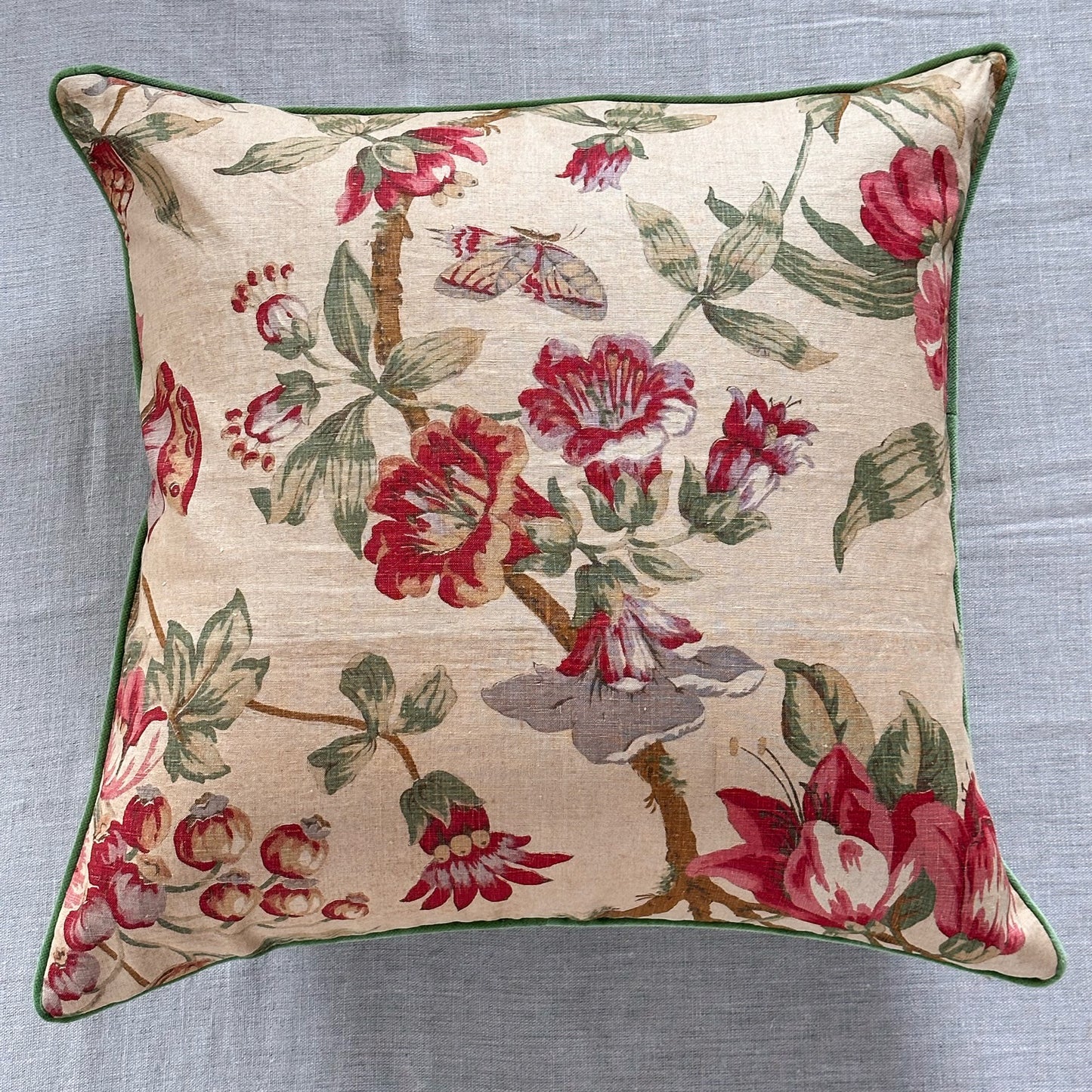 Vintage Linen Floral Pillow - 24x24 - England - 259b