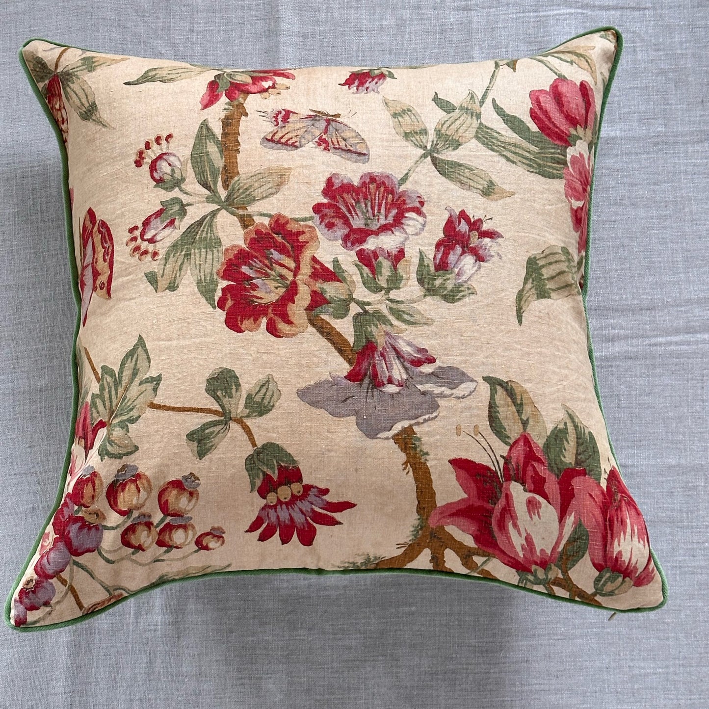 Vintage Linen Floral Pillow - 24x24 - England - 259c