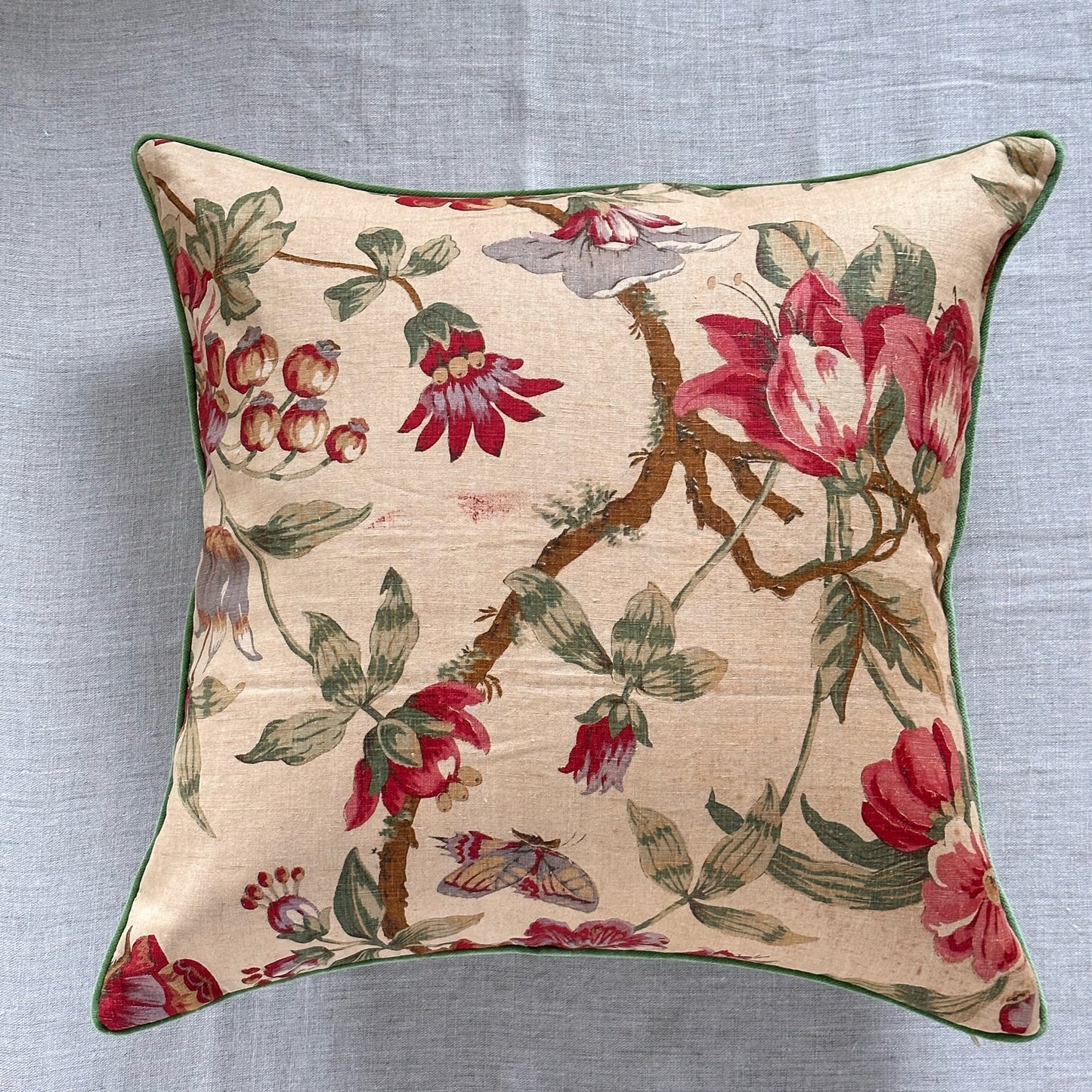 Vintage Linen Floral Pillow - 24x24 - England - 259d