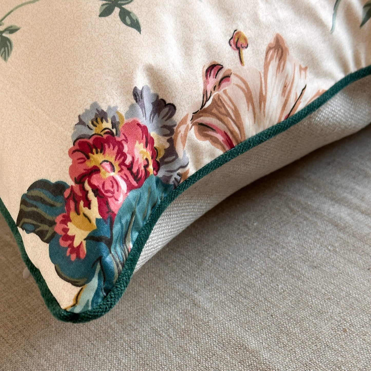 Vintage Floral Chintz Pillow - 22x22 - England - 267a