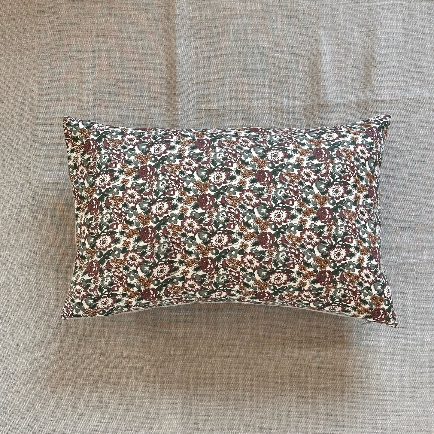 1970's Floral Print Pillow - 11x17 - England - 273h