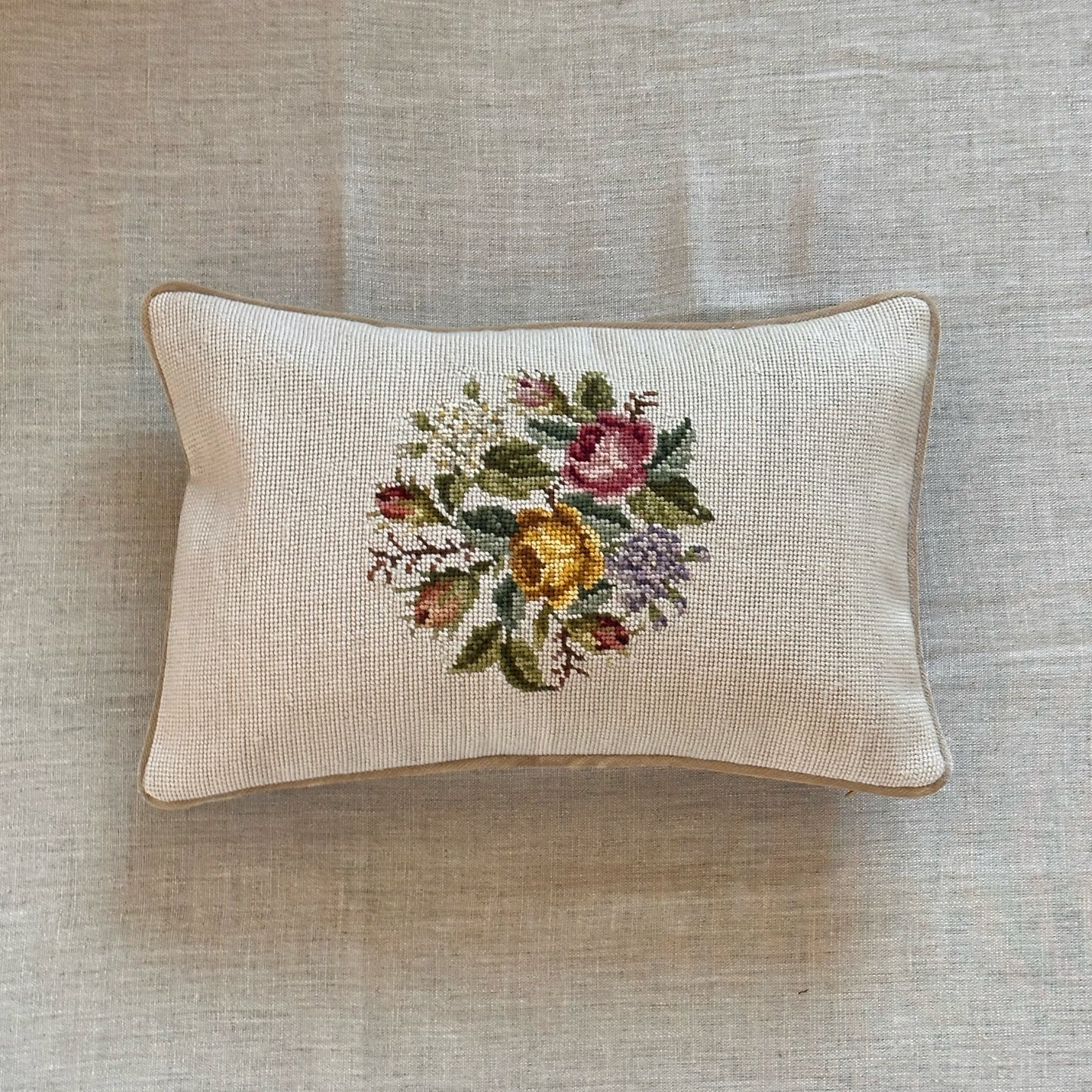 Vintage Needlepoint Pillow - 11x17 - USA - 275a