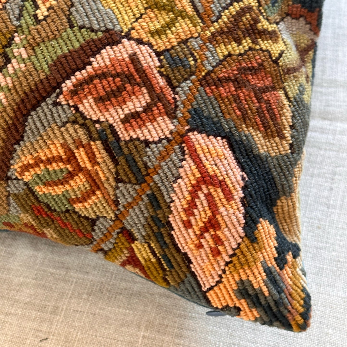 Vintage Needlepoint Pillow - 16x24 - USA - 277a