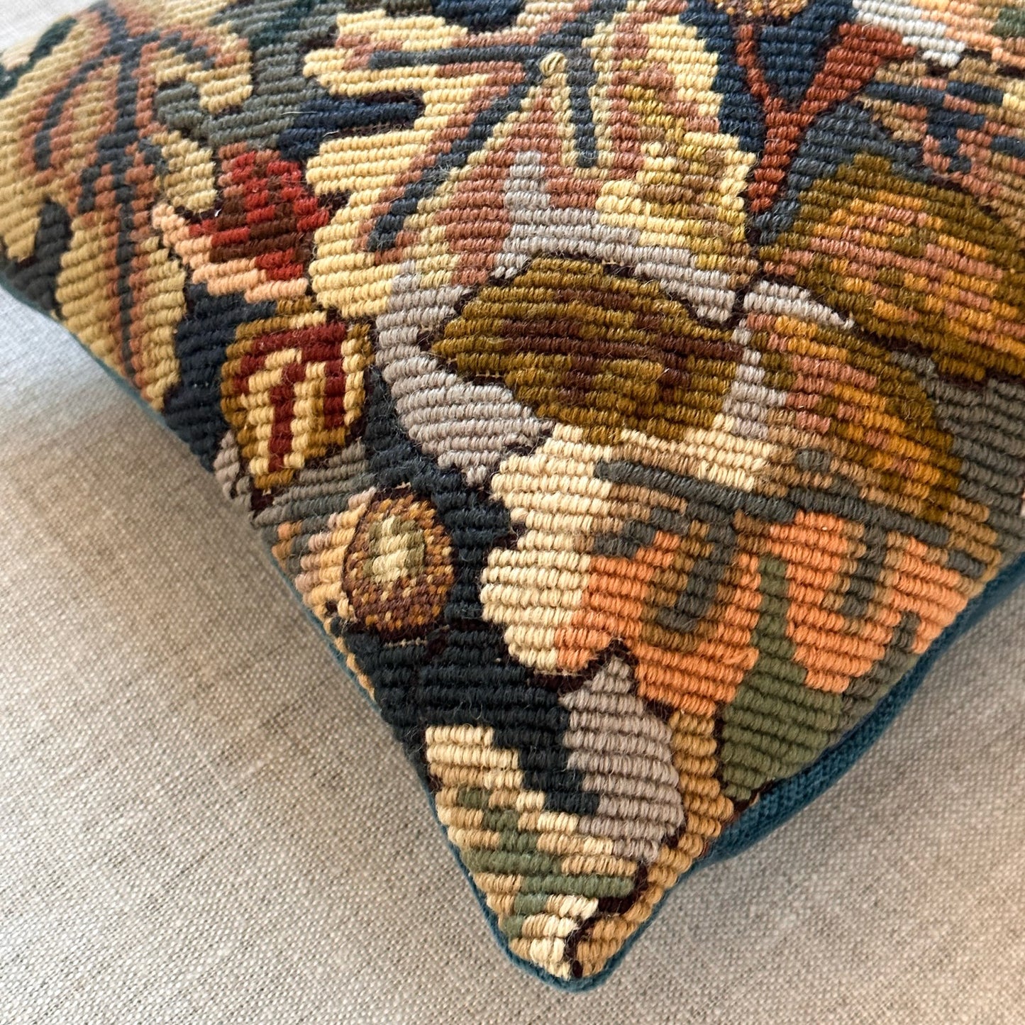 Vintage Needlepoint Pillow - 11x17 - USA - 277b