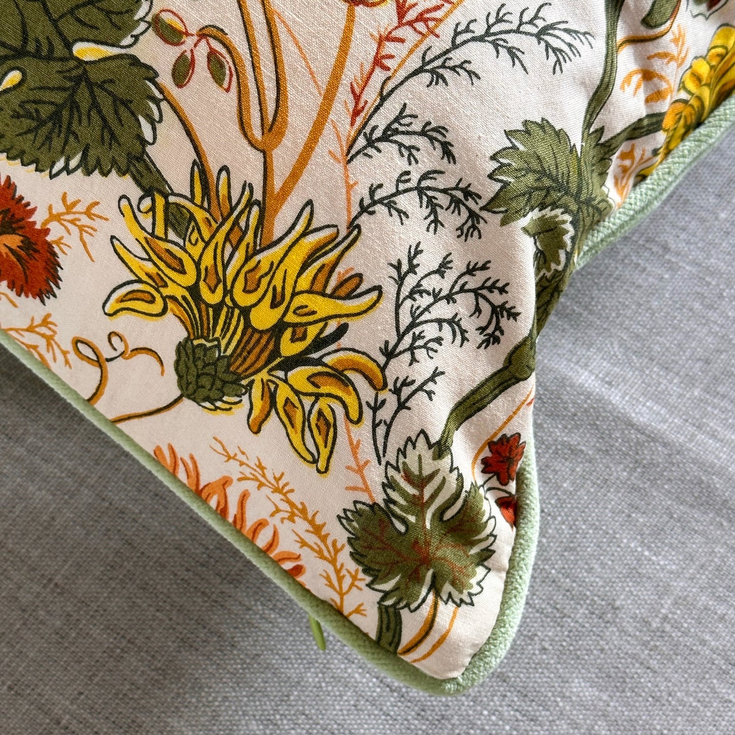 1970's Floral Print Pillow - 20x20 - USA - 2791d