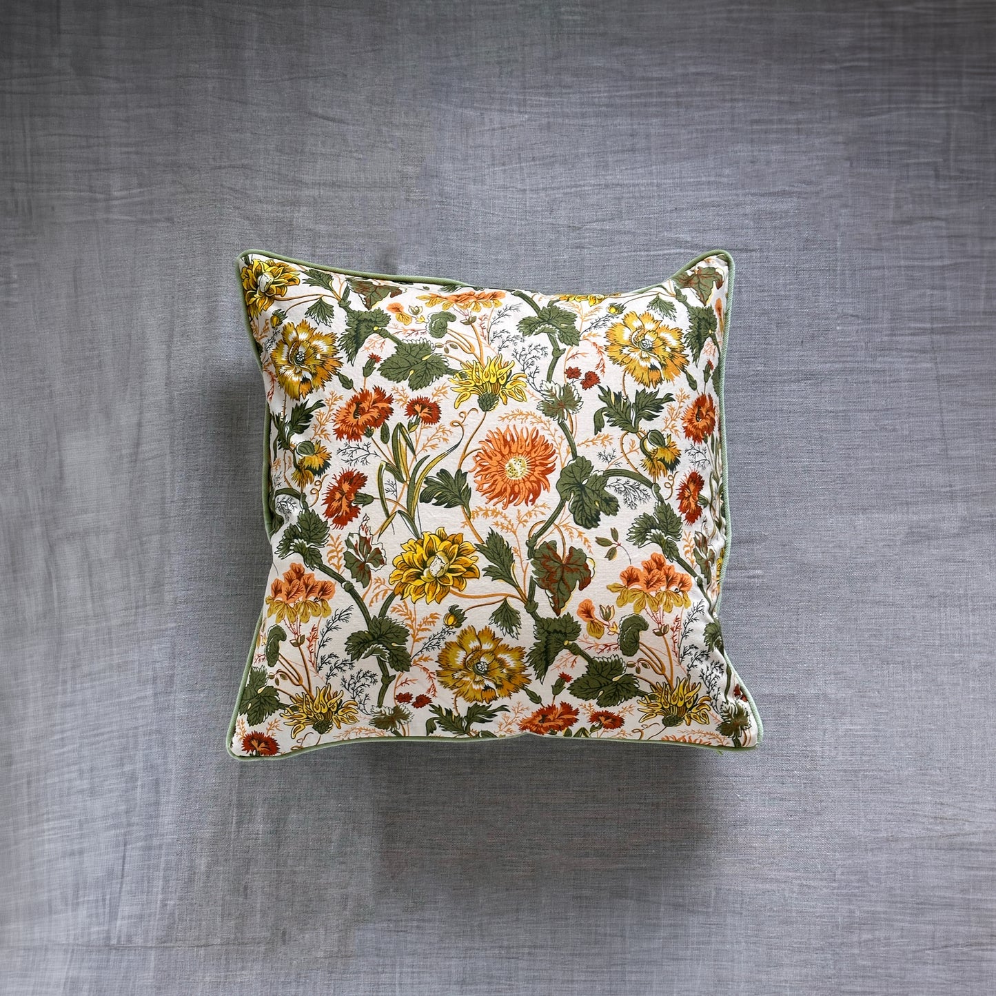 1970's Floral Print Pillow - 20x20 - USA - 2791d