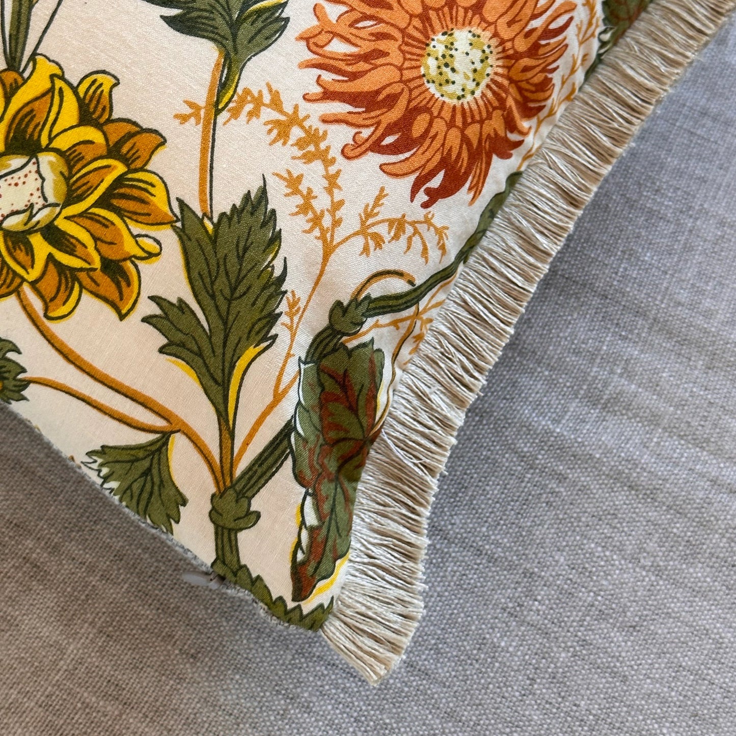 1970's Floral Print Pillow - 11x17 - USA - 2792f