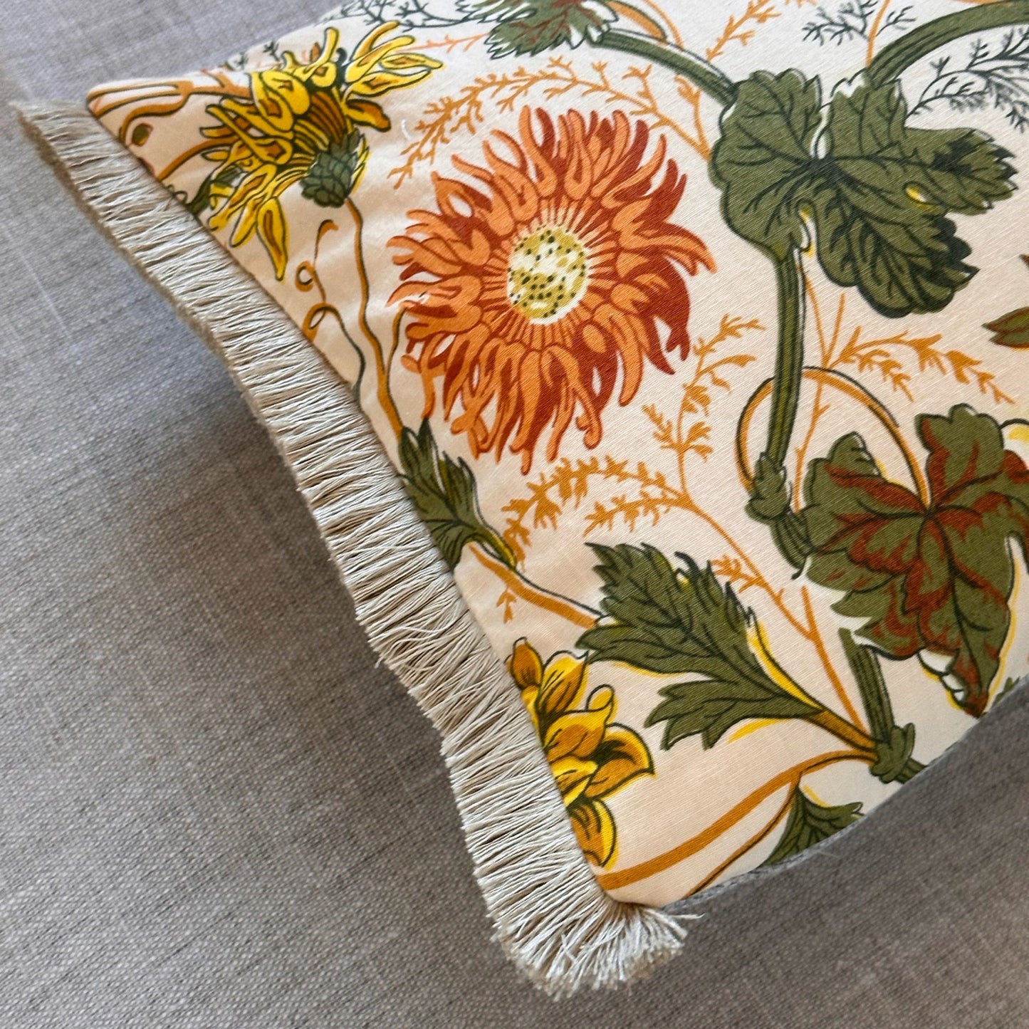 1970's Floral Print Pillow - 11x17 - USA - 2792f