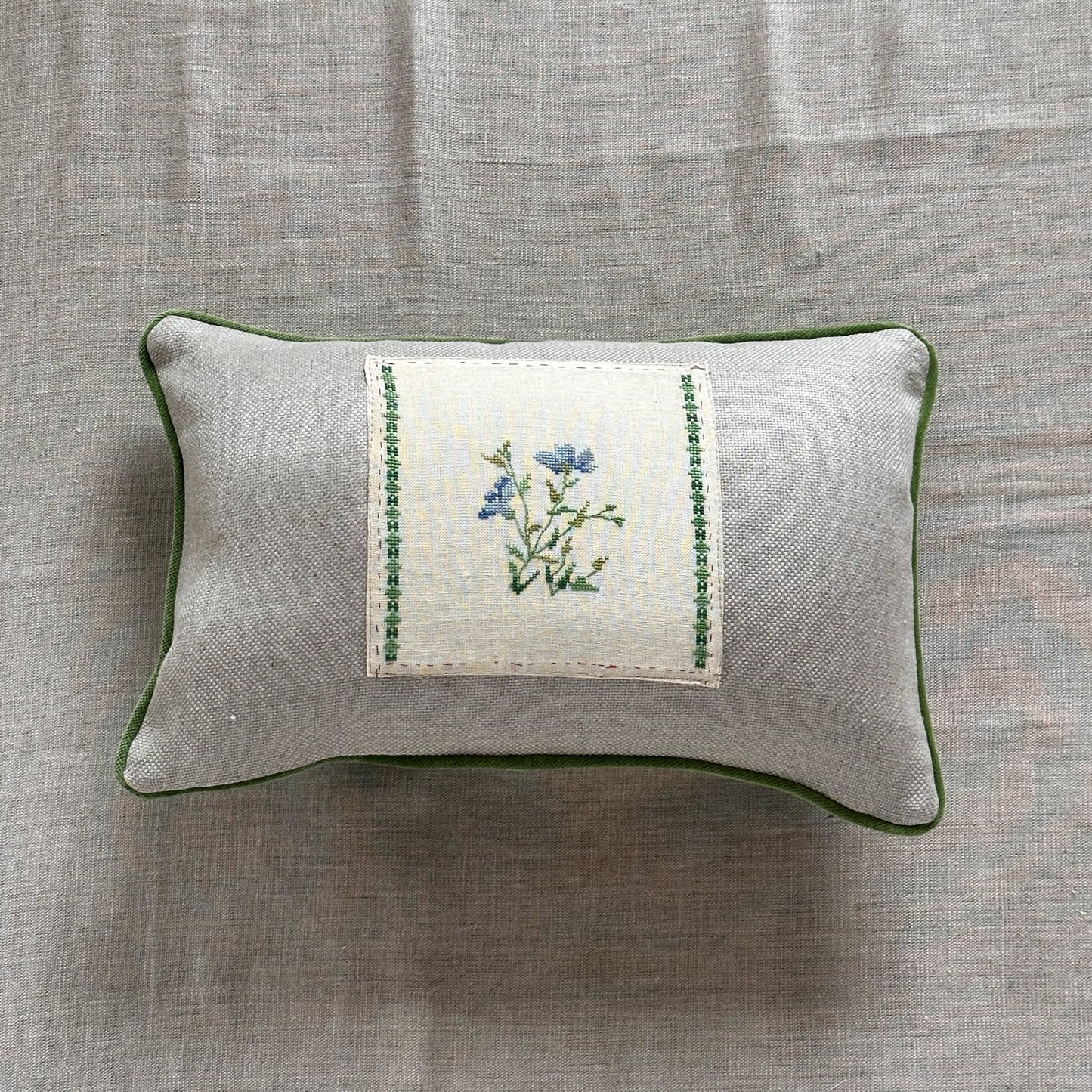 Vintage Cross Stitch Pillow - 11x17 - USA - 280c