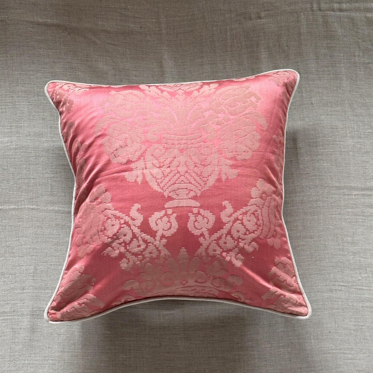 Antique Silk Damask Pillow - 20x20 - Europe - 350a