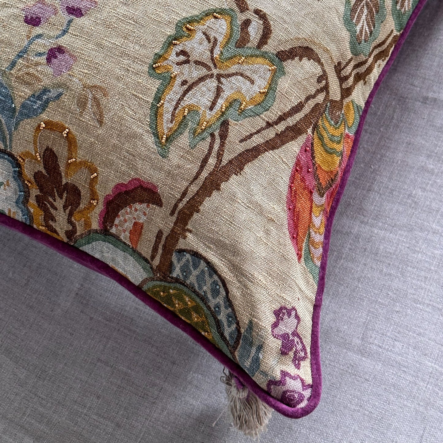 Vintage Floral Print with beads Pillow - 22x22 - Europe - 354d