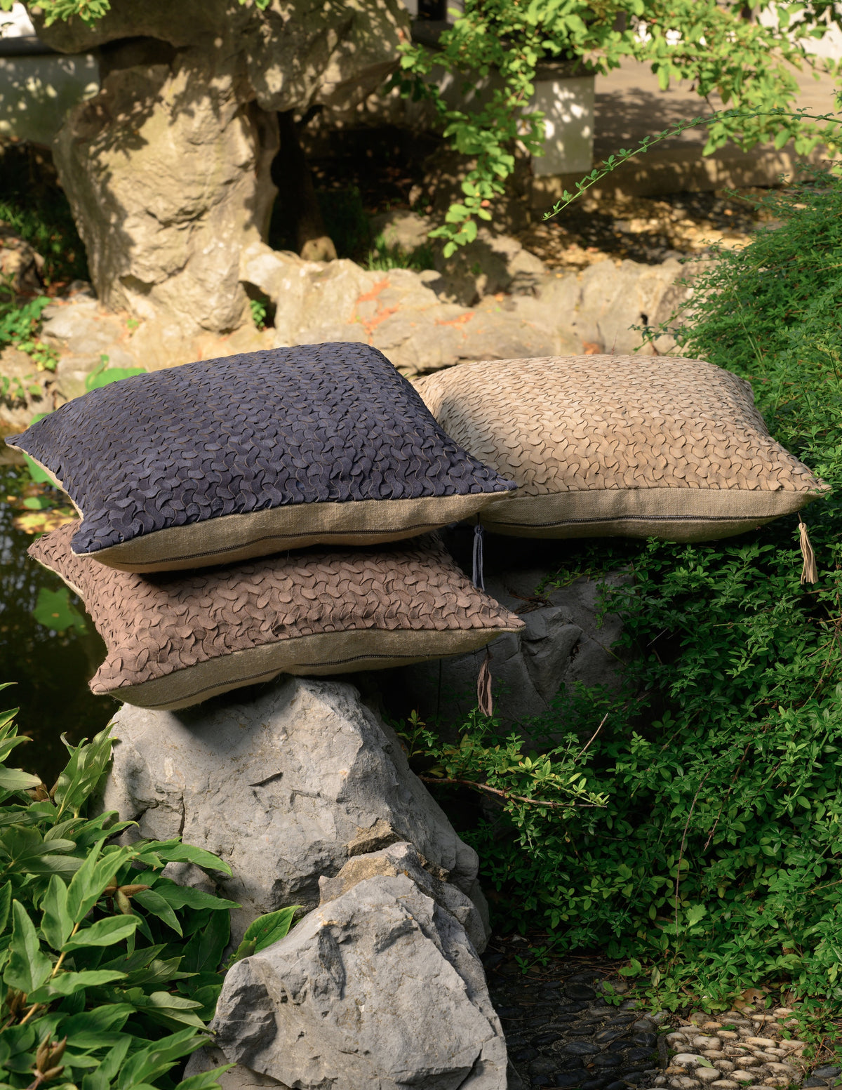 NEW Taupe Suede Weave-22x22-Cover + Insert